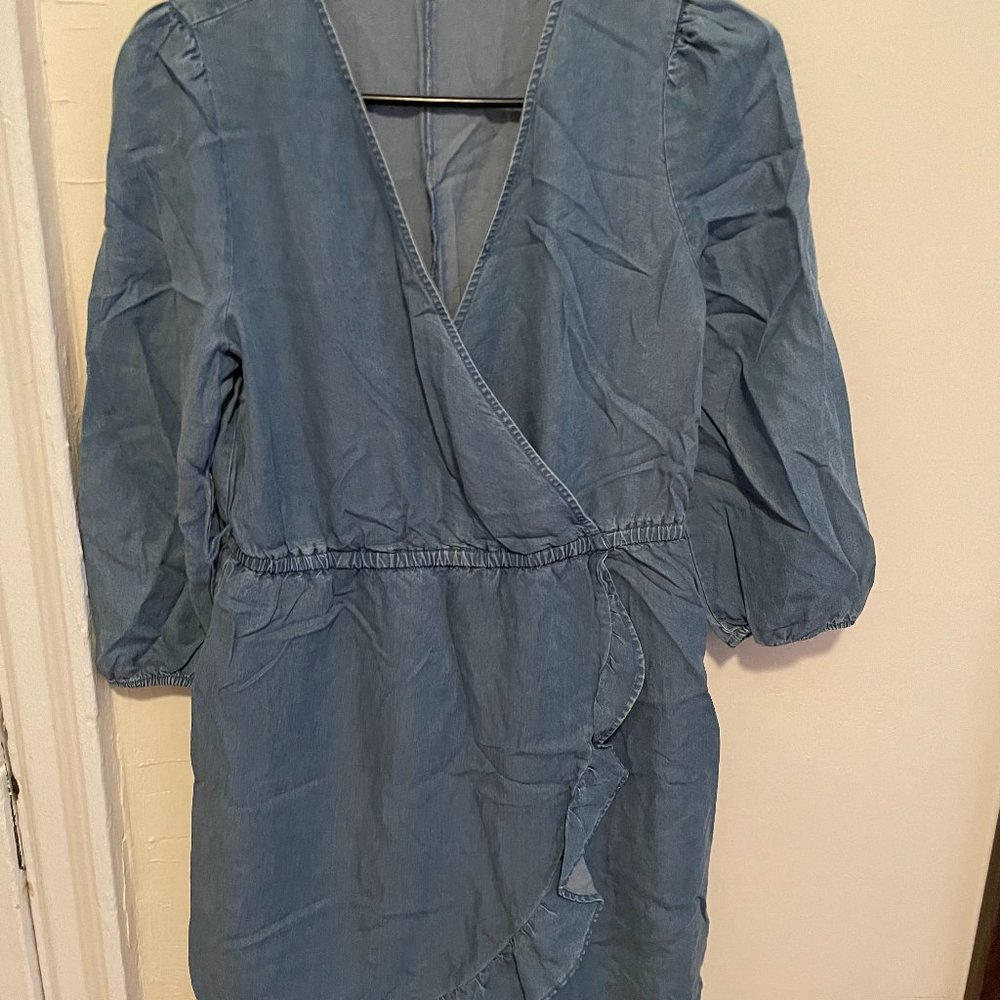 Gap Chambray Denim Ruffle Wrap Dress NWT Size S